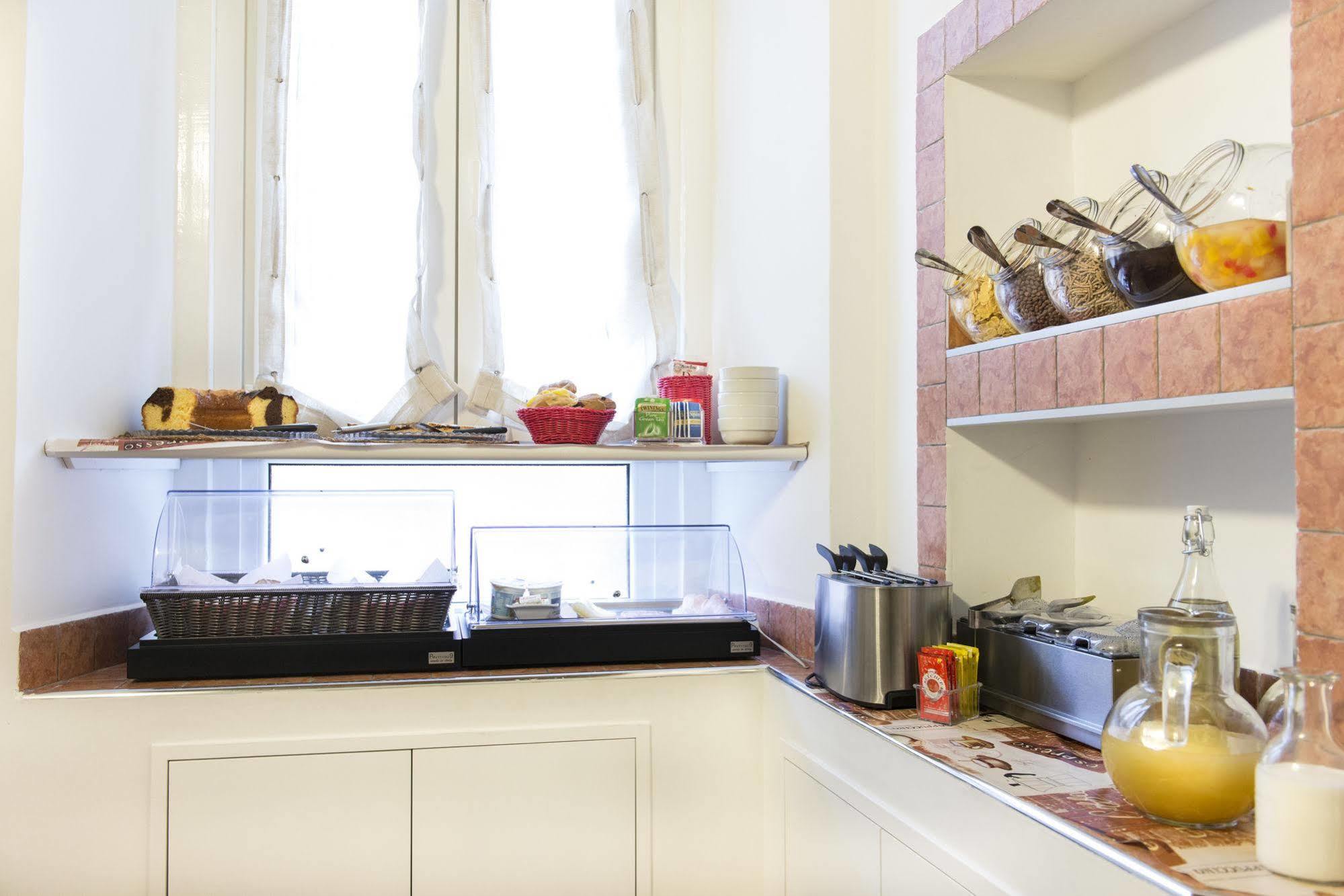 Domus Trevi Bed & Breakfast Rome Exterior photo